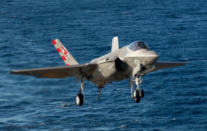 Палубная модификация американского истребителя, F-35C