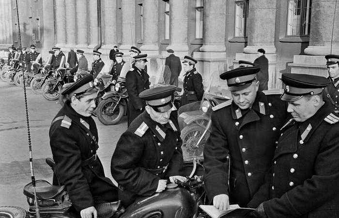 Работали государственные службы безопасности.