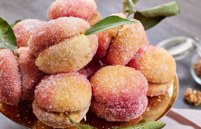 Печенье имело вид спелого персика.