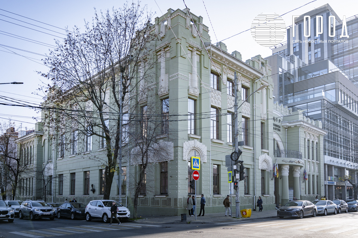 Вид со стороны сквера Жукова