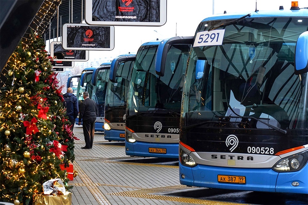    С пяти автовокзалов Москвы отправляются 400 автобусных рейсов, на которых в праздники каждый день уезжают десятки тысяч пассажиров. / Агентство городских новостей "Москва"