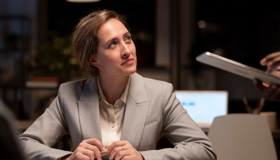 - Cегодня же выходишь из декрета и ищешь работу! Маме и сестре не хватает моей зарплаты— заорал муж