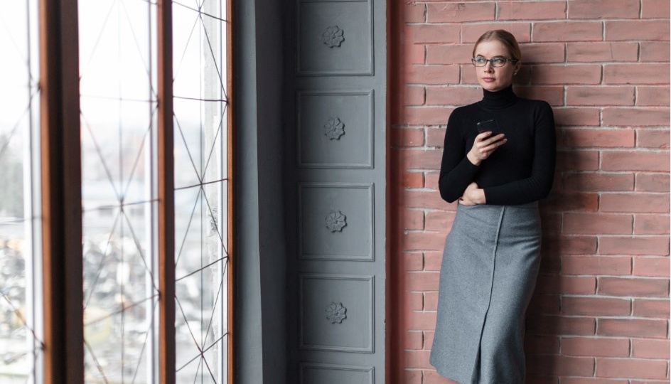 - Мама выходит замуж, я взял молодым в ипотеку коттедж! Теперь 45 лет будешь пахать на двух работах!