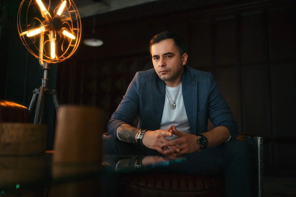 Нас убеждают, что «свобода» лучше: культура потребления и индивидуализма продаёт автономию как успех...