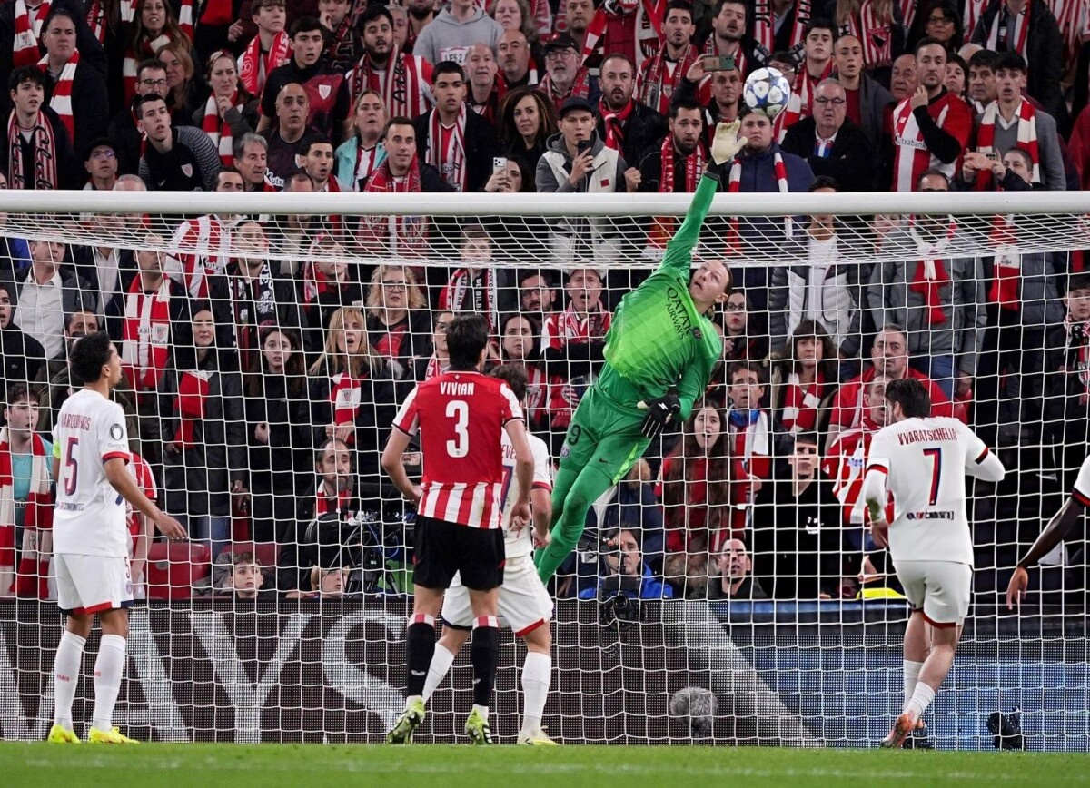     Фаны «ПСЖ» после второго подряд «сухаря» Сафонова: он сильнее и надежнее Шевалье