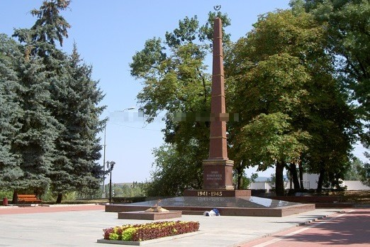 Нальчик. Фото с сайта https://kbsu.ru/news/skolko-pamjatnikov-velikoj-otechestvennoj-vojny-v-kabardino-balkarii/
