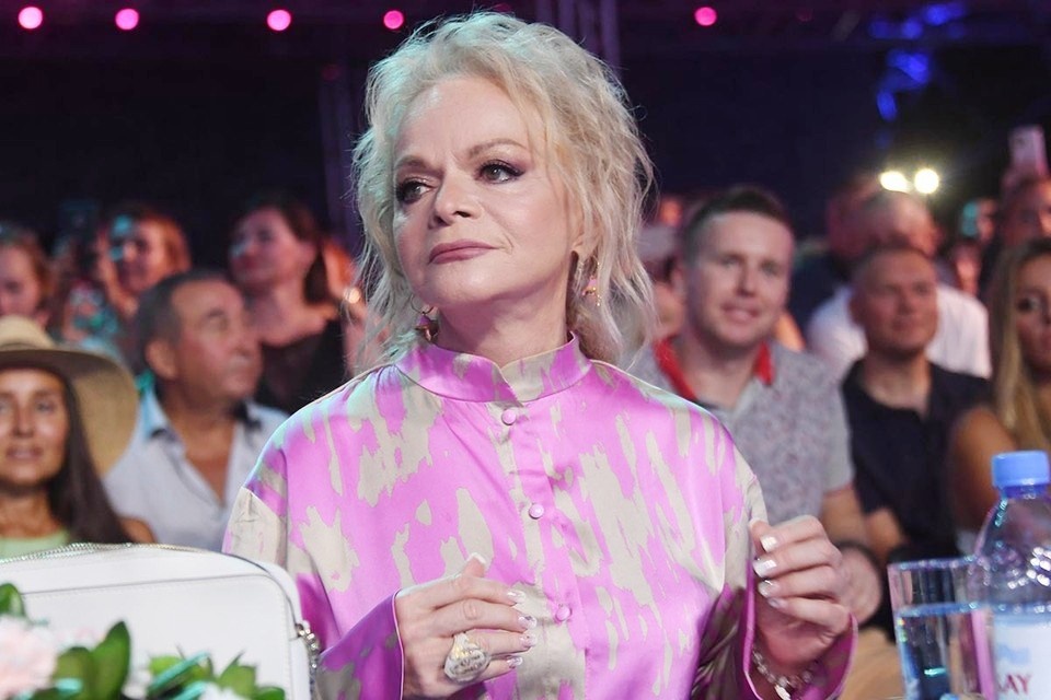    Казус Долиной “бабахнул” только в ноябре, и это, кстати, четко видно по резкому скачку в графиках сервиса “Яндекс Вордстат” Владимир ВЕЛЕНГУРИН