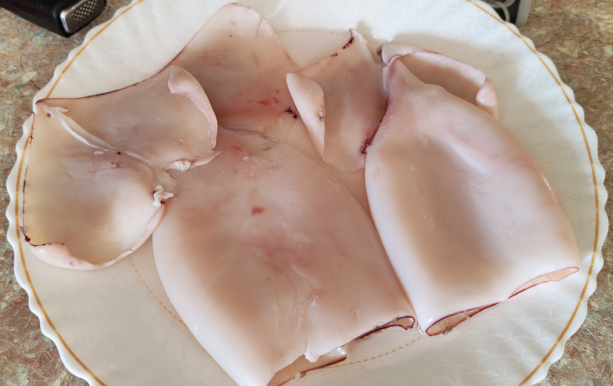 Кальмар готов к нарезке