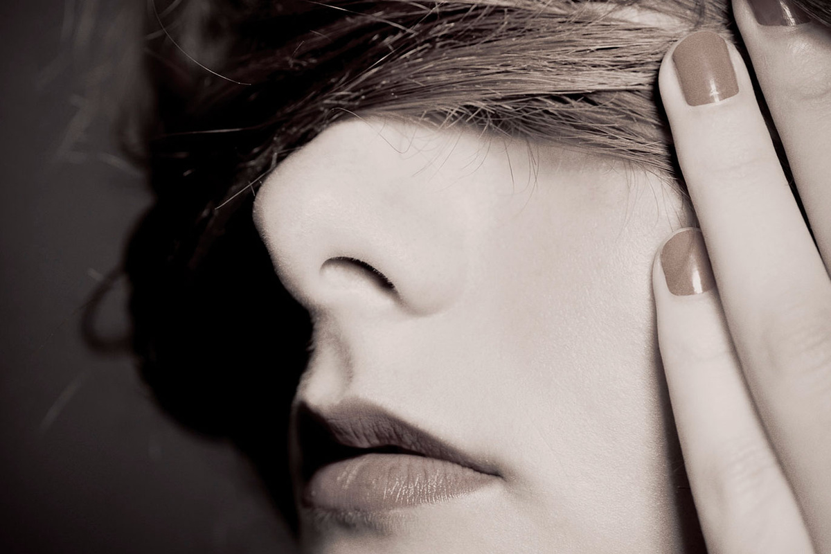 Вы становитесь его имуществом в списке активов. Ваша самостоятельность мешает, а независимость угрожает его самооценке и «нарциссическому ресурсу»