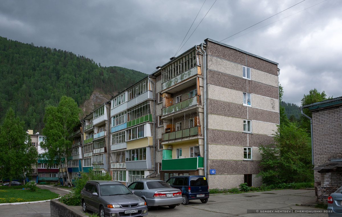 1-467А, предшественница 25 серии, в Саяногорске. Фото - https://domophoto.ru/photo/275848