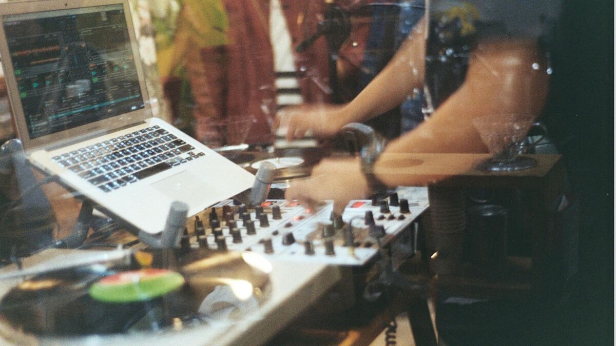 С полной ответственностью теперь можно заявить, что  "под капотом” все своё, родное, и работает на полной мощности.