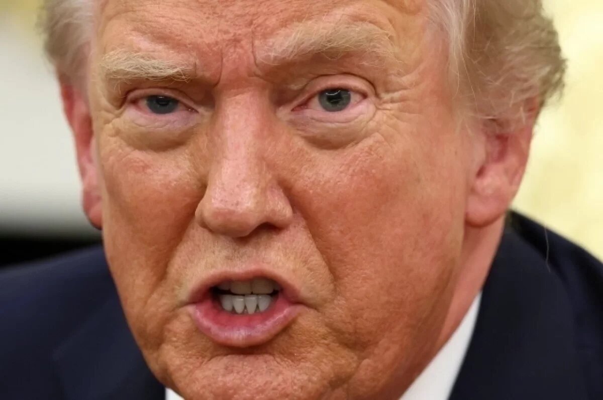    Ошибка в лечении или травма: врач сказал, что Трамп скрывает под пластырем