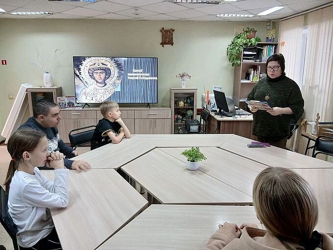 Бикетова Наталья Юрьевна рассказывает детям историю о Святом Георгие Победоносце