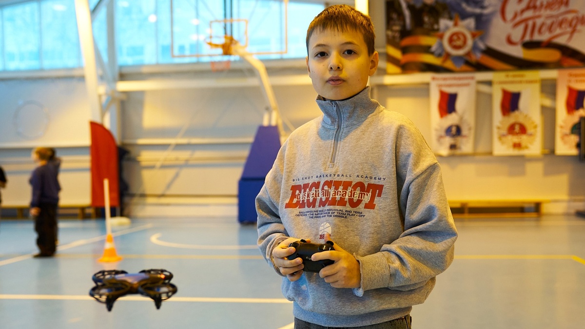    Школьники Сургута соревновались в управлении дронами