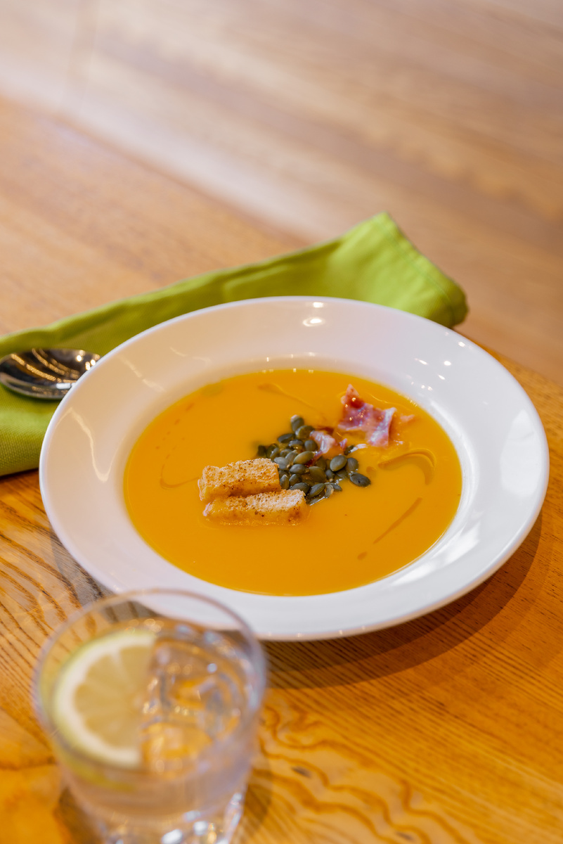 Тыква нас не отпускает! Кстати, посмотреть обзор на все тыквенное меню Фуд-парка можно в одном из наших прошлых обзоров.