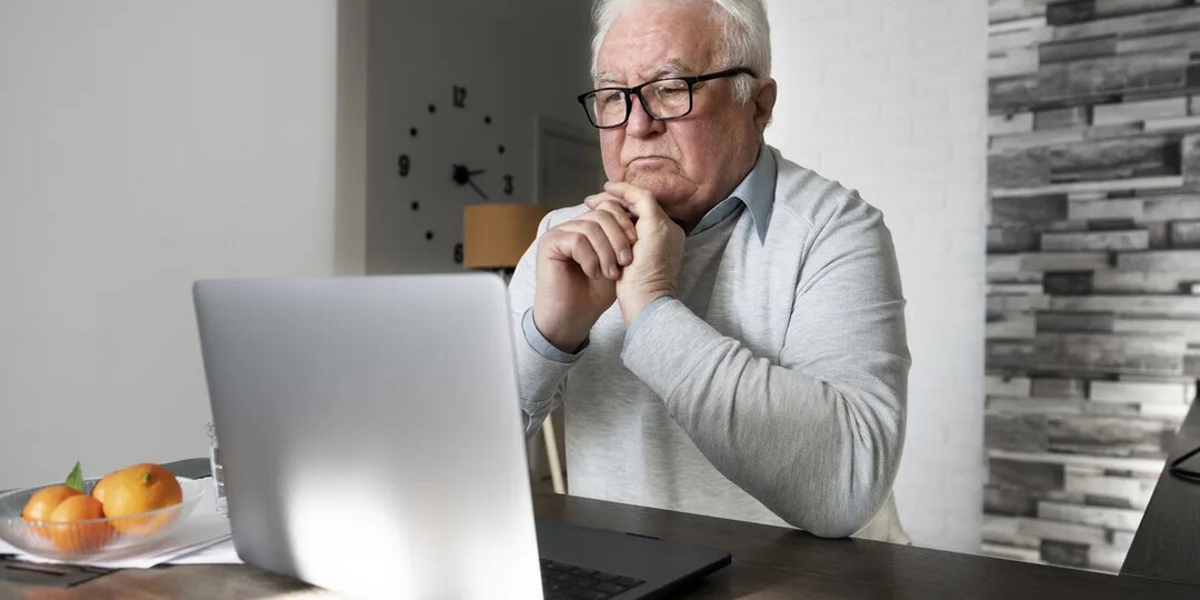 Соцзащита потребовала от пенсионера вернуть переплату в 120 тыс. рублей из-за 500-рублёвой подработки. А что решил суд?