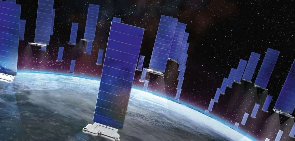    Художественное изображение аппаратов Starlink / © SpaceX