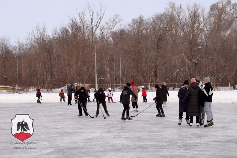    В Орске готовятся к открытию катков и зимних трасс Оренбуржье