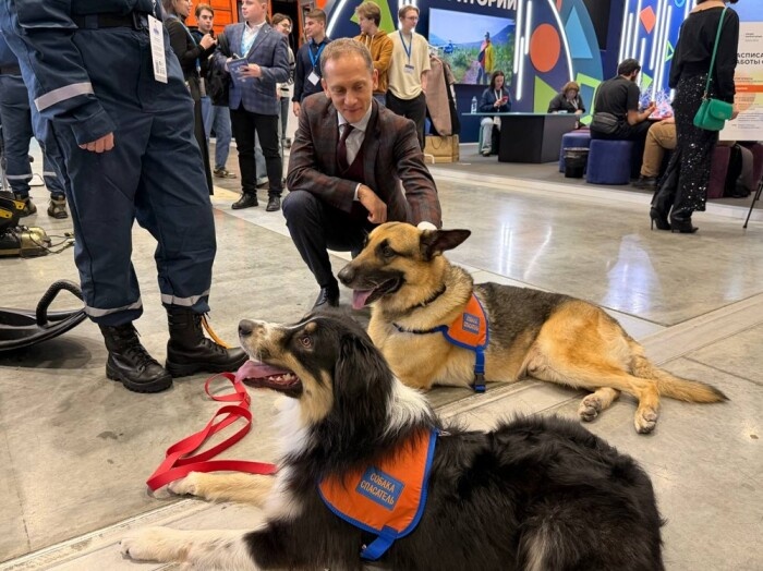   Илья Гамбашидзе на XV Международном арктическом форуме в Санкт-Петербурге    
Источник фото: пресс-служба АНО СК "Каспий 2030"