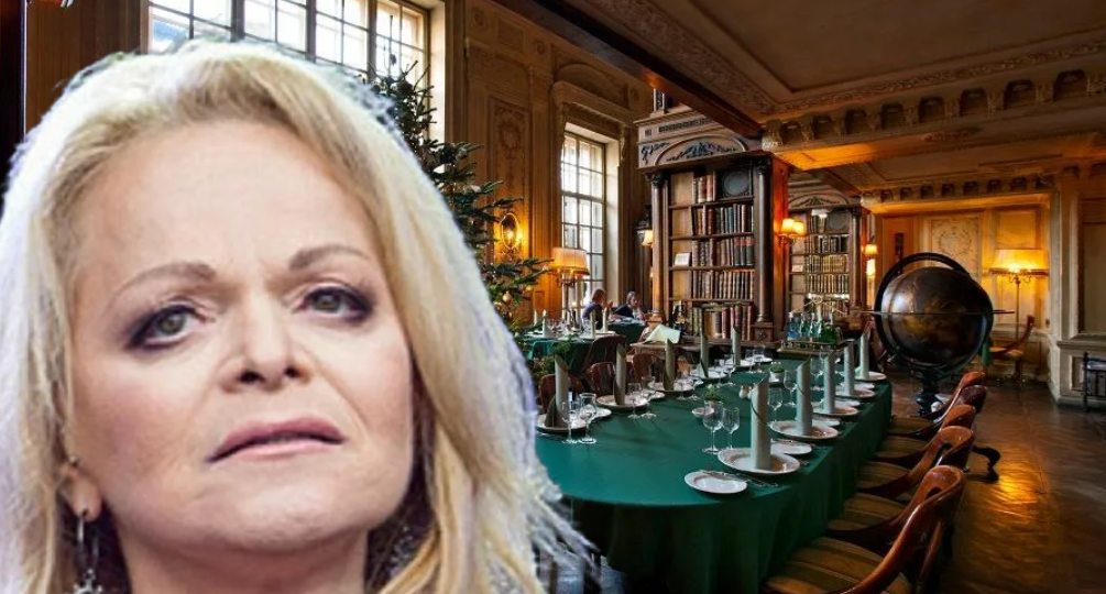 Могла заработать 10 миллионов за 40 минут, но ее с позором заменили: Долина лишилась главного новогоднего гонорара. Кто выйдет на замену