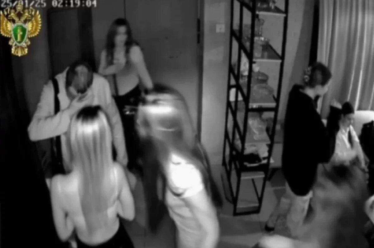    В Челябинске начался суд над девушкой, изрезавшей лицо посетительнице бара