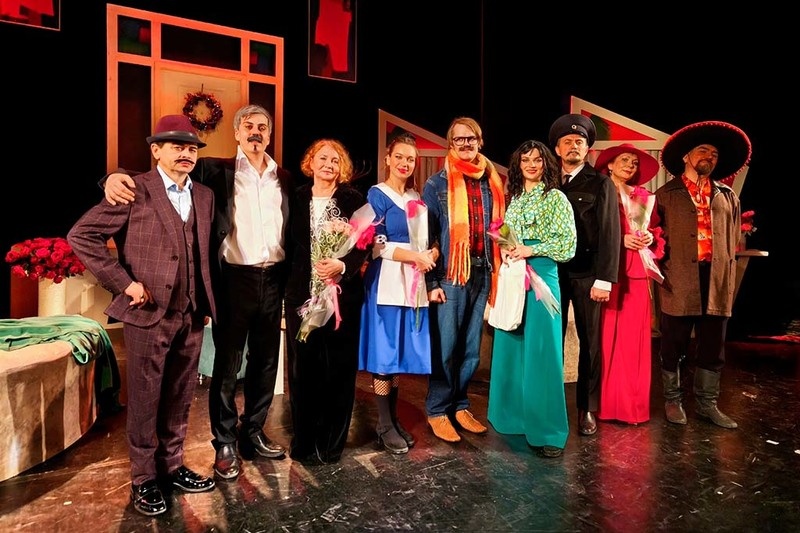    Труппа череповецкого театра вернулась из подмосковского Серпухова, где артисты дали три спектакля в местном музыкально-драматическом театре