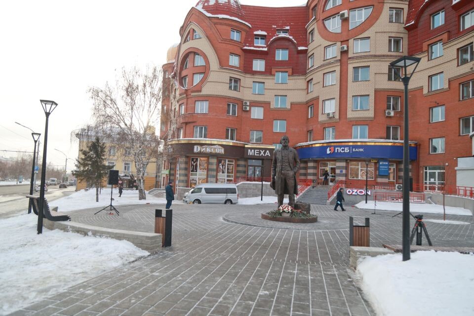    Открытие памятника Достоевскому в Барнауле. Источник: Олег Укладов