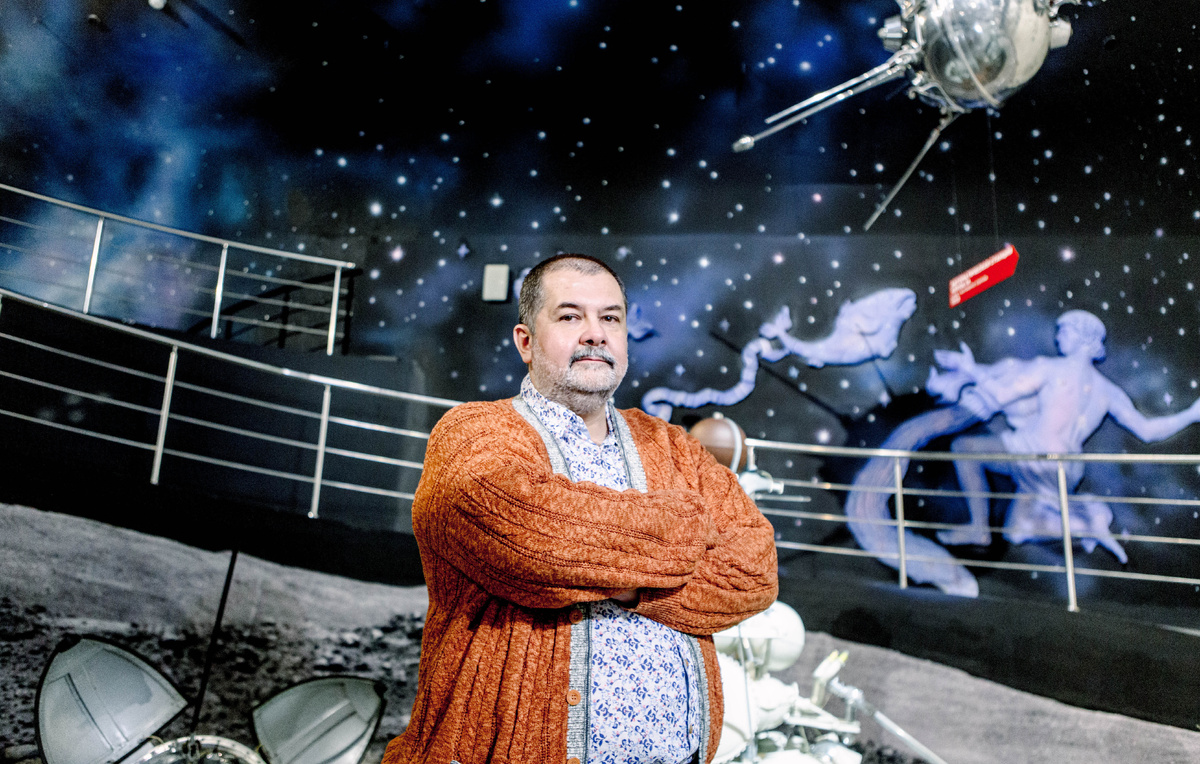    Сергей Лукьяненко  Издательство "АСТ"