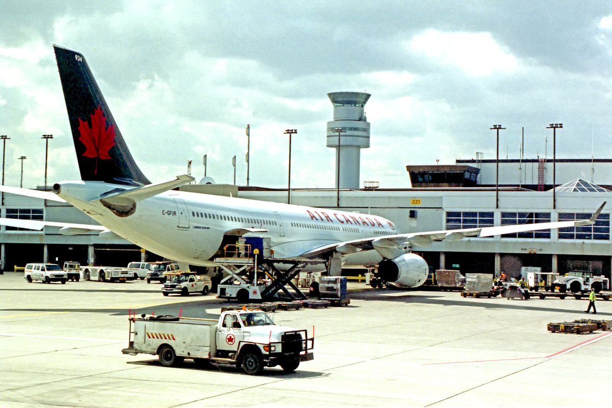 Ночной хаб, где иногда исчезают не только рейсы.