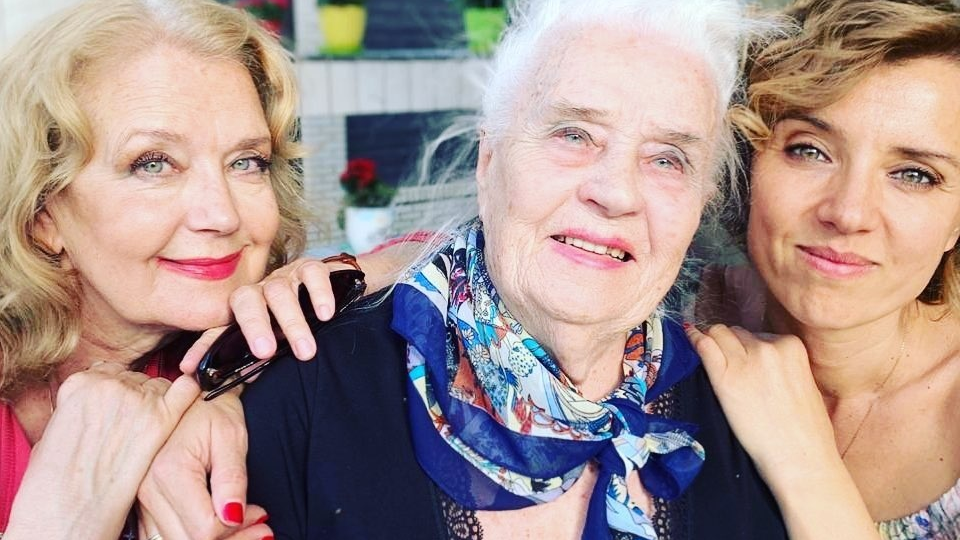 103-летняя мама Ирины Алферовой: Какой была в молодости и как выглядит сейчас рядом с внучкой и дочкой актрисами