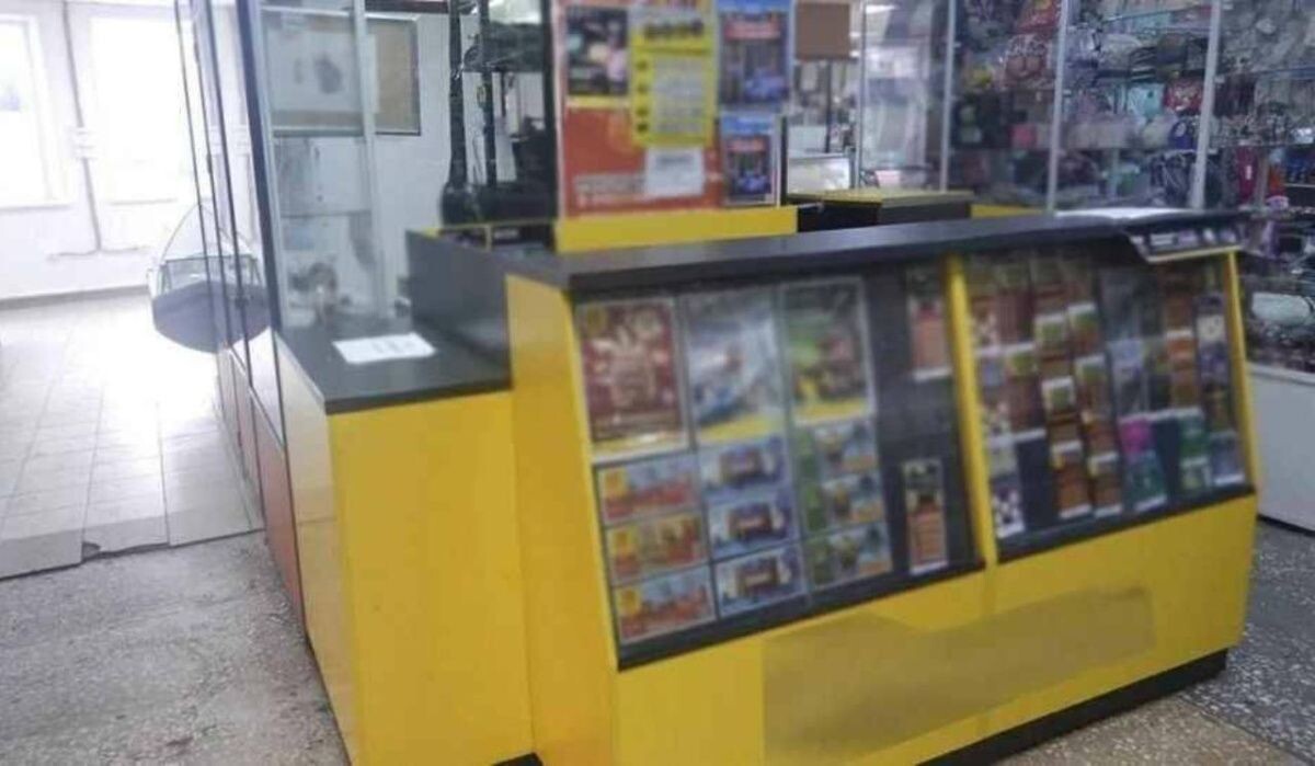     Лотерейный киоск. Источник: omsk.kp.ru Автор фото: Пресс-служба УМВД по Омской области