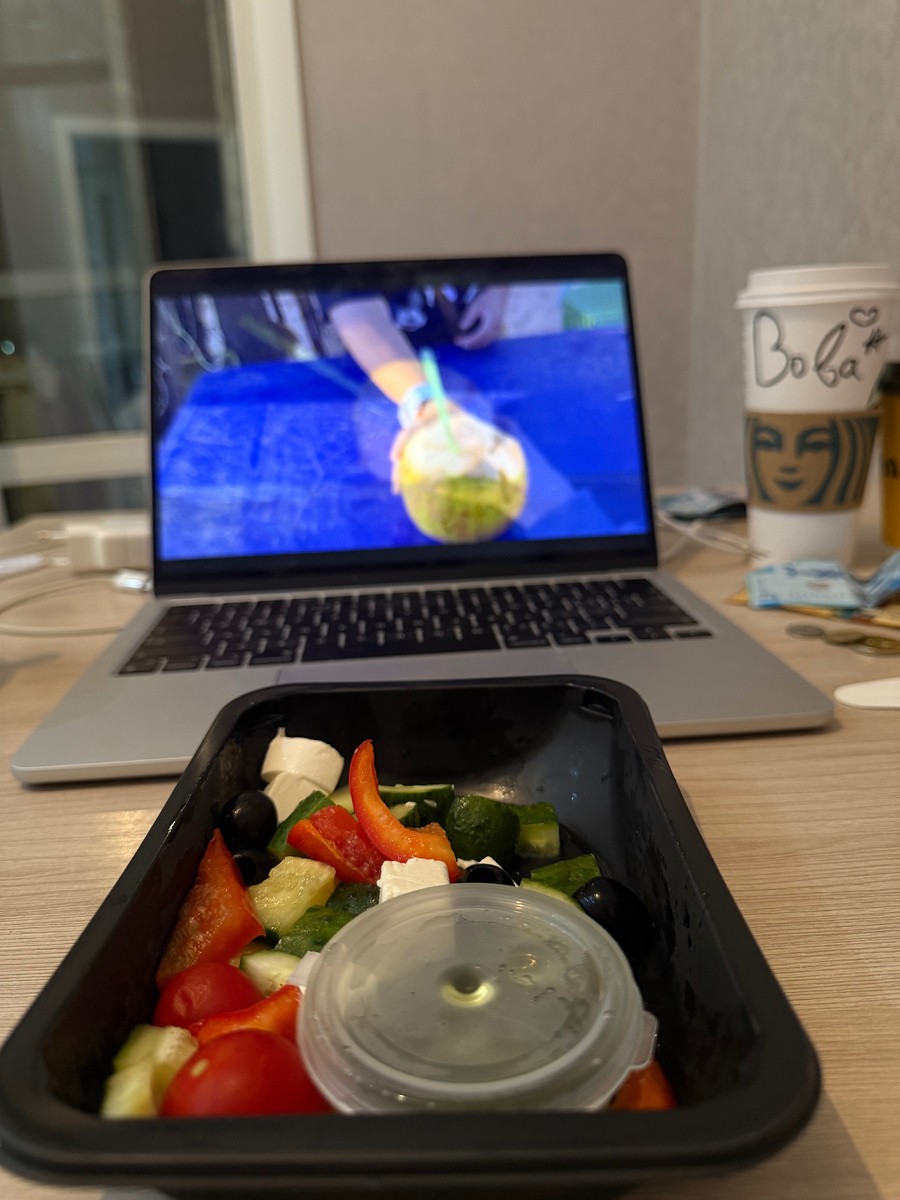 Типичная еда в Астане за просмотром чего то на английском ;)