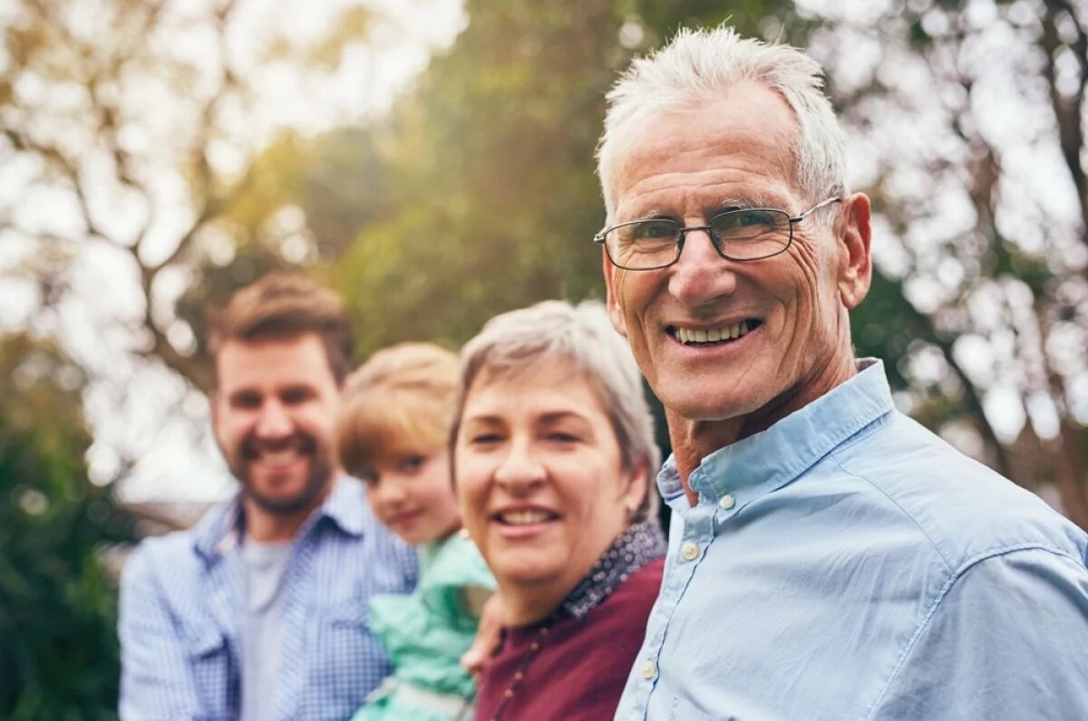    Поддерживайте отношения с людьми разного возраста.