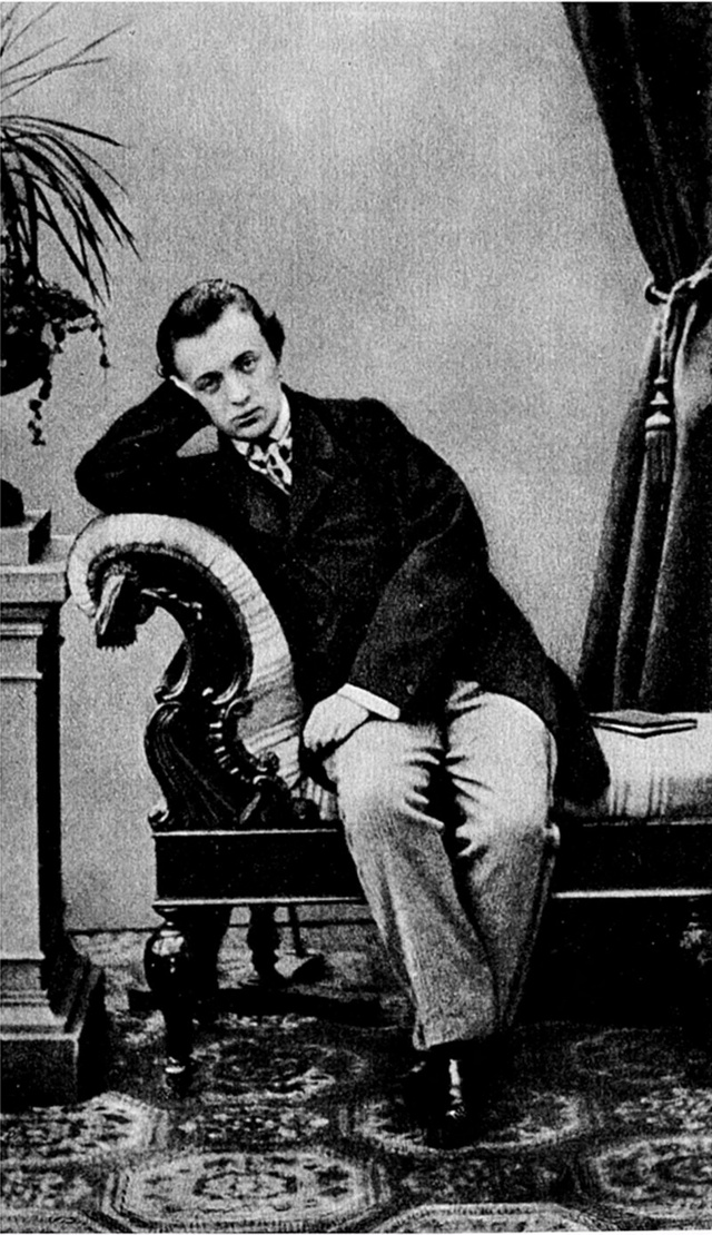 Поэт Алексей Апухтин,  фото из Яндекса