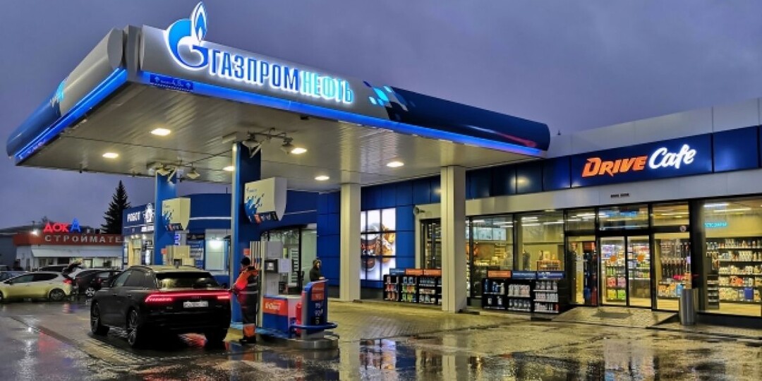 Бензин в России сейчас стал дороже, чем в США: нефтяная политика душит российскую экономику