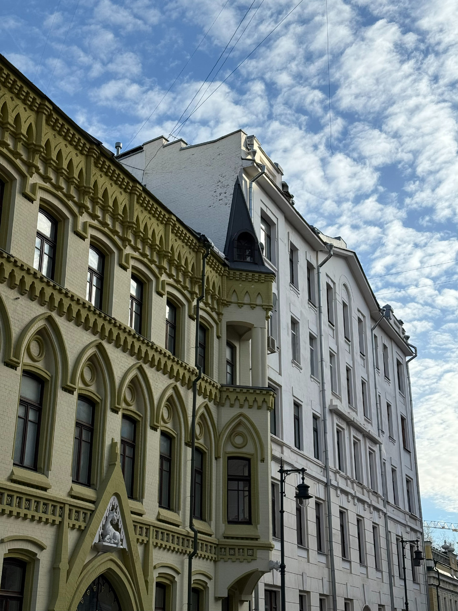 Фото автора канала. Доходный дом К. Ф. Лазарева.