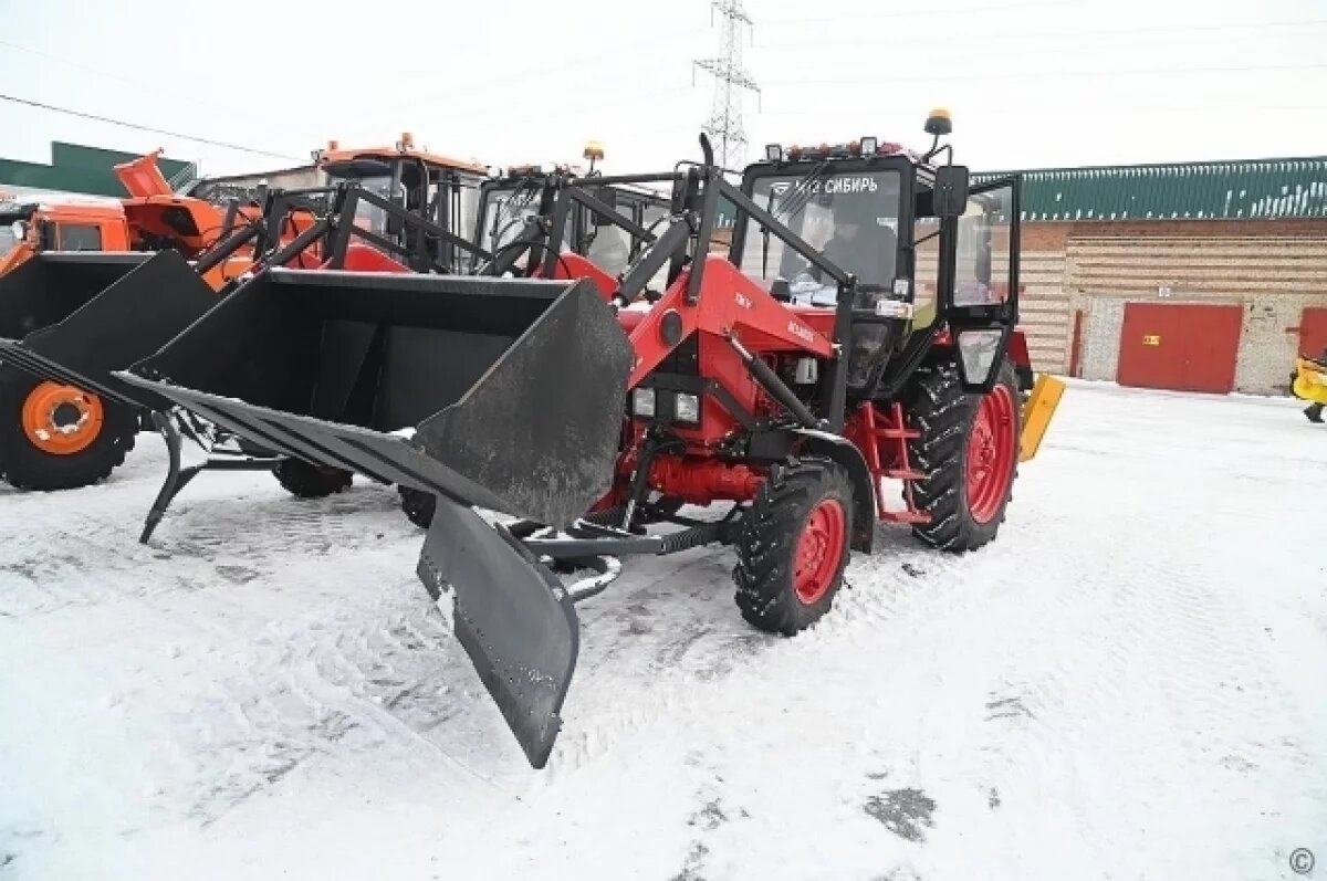    Новую коммунальную и дорожную технику закупили для Барнаула
