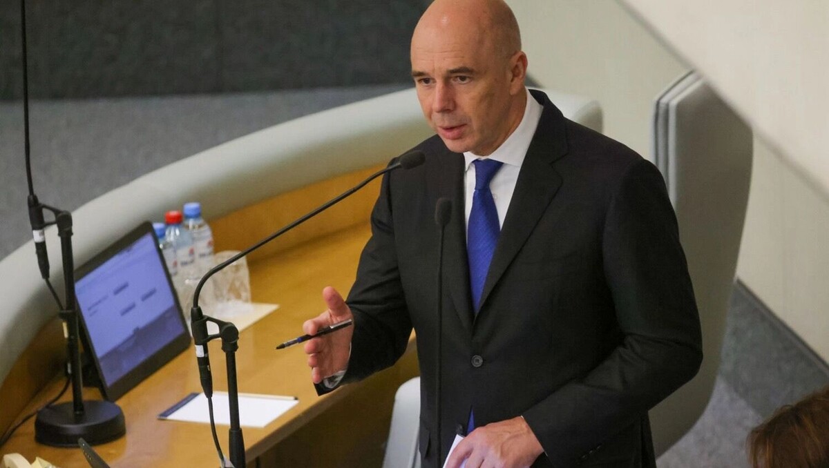 В 2026 году главе Минфина Антону Силуанову вновь придется выступать в Госдуме, чтобы обосновать корректировку бюджета. Фото: Сергей Карпухин. ТАСС