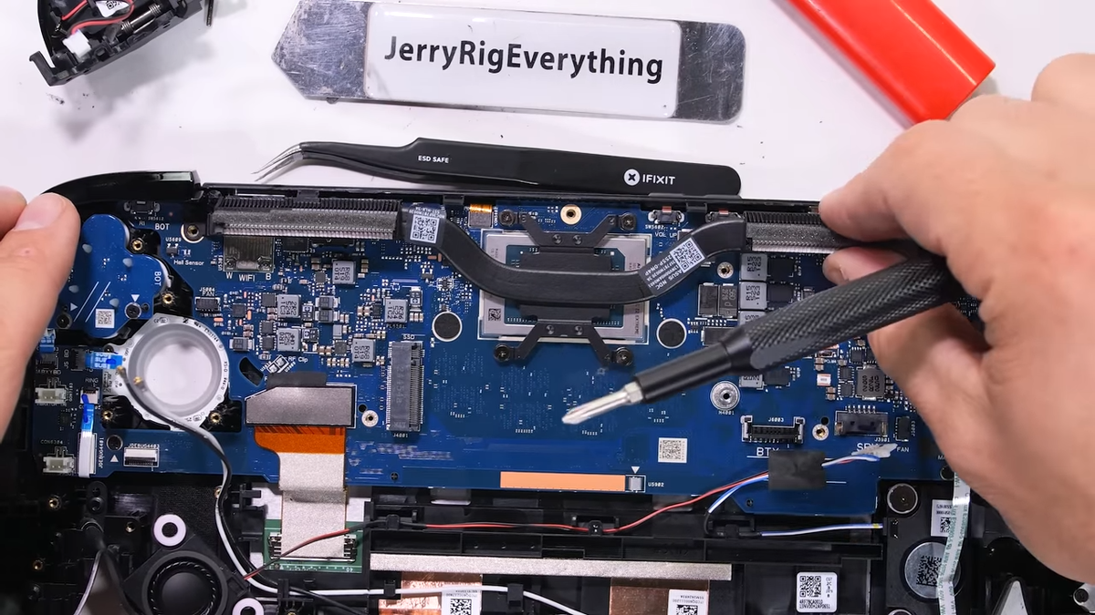    Консоль ASUS ROG Xbox Ally X прошла экстремальный тест на прочность [ВИДЕО]