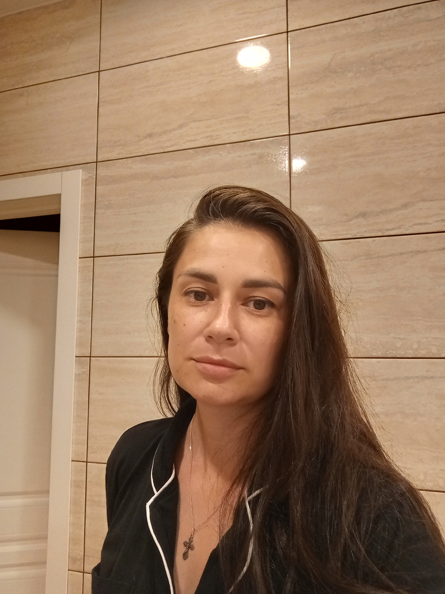 Моё фото, сделано в ванной, освещение оставляет желать лучшего