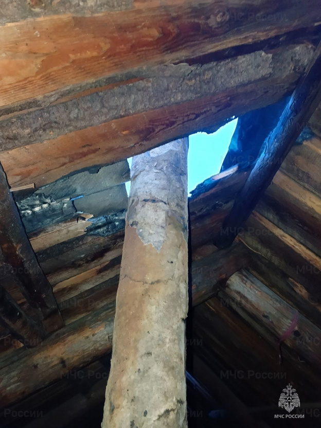    В Омутнинске из-за неправильной трубы едва не сгорел дом