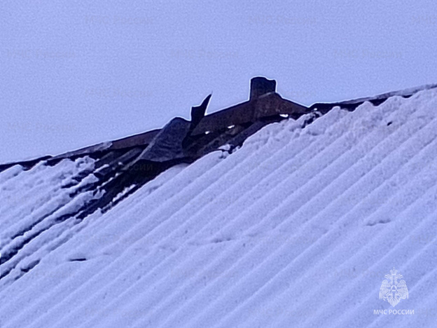    В Омутнинске из-за неправильной трубы едва не сгорел дом