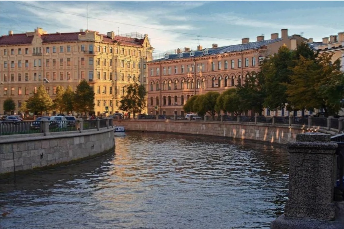 - Преимущество: Развитая инфраструктура, близость к центру, хорошие транспортные связи и большое количество образовательных учреждений.