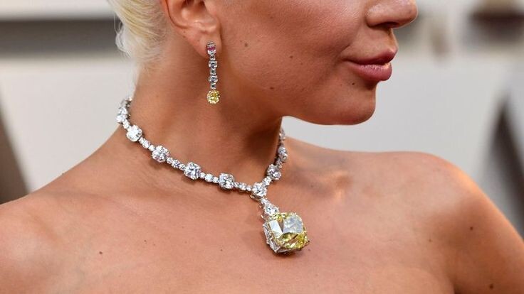 Леди Гага и колье Tiffany за 30 миллионов (Источник: Соцсети)