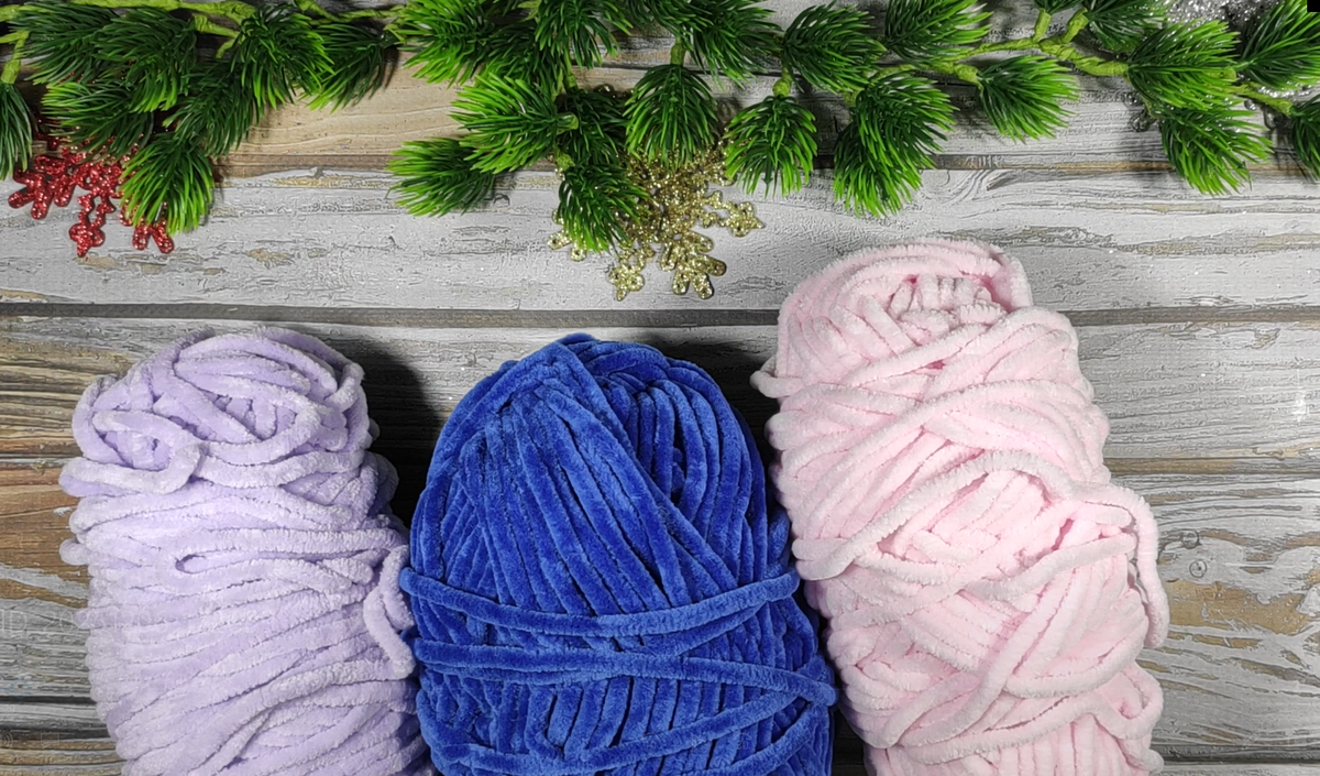 Плюшевая пряжа любого производителя.