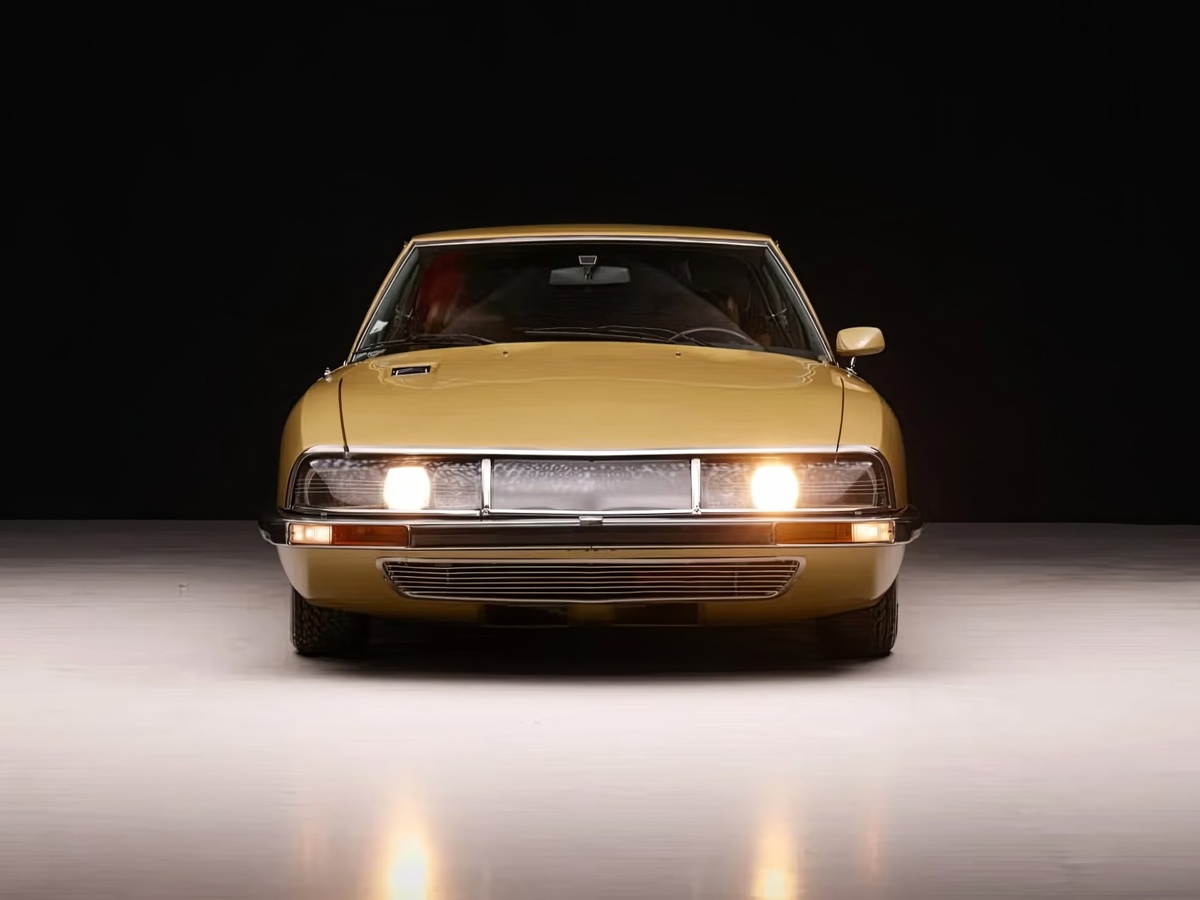 ©Bring a Trailer ©Citroën 