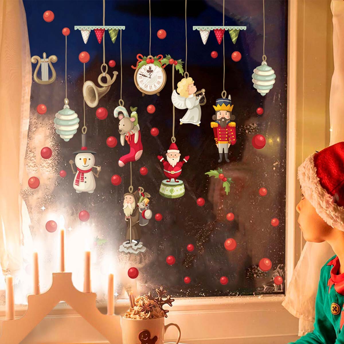 Пример праздничного оформления окна новогодними интерьерными наклейками VEROL. Артикул на WB: 40888055.