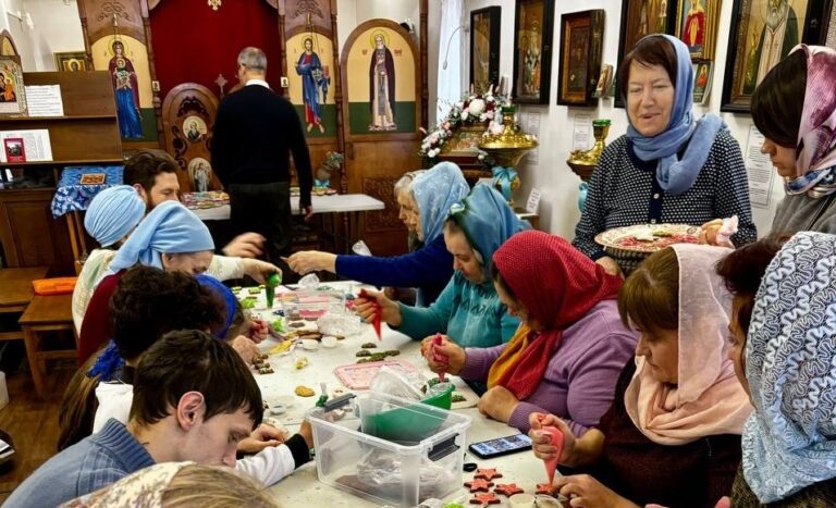    Прихожане оренбургского храма испекли 900 сладких подарков бойцам Мария Чалкина