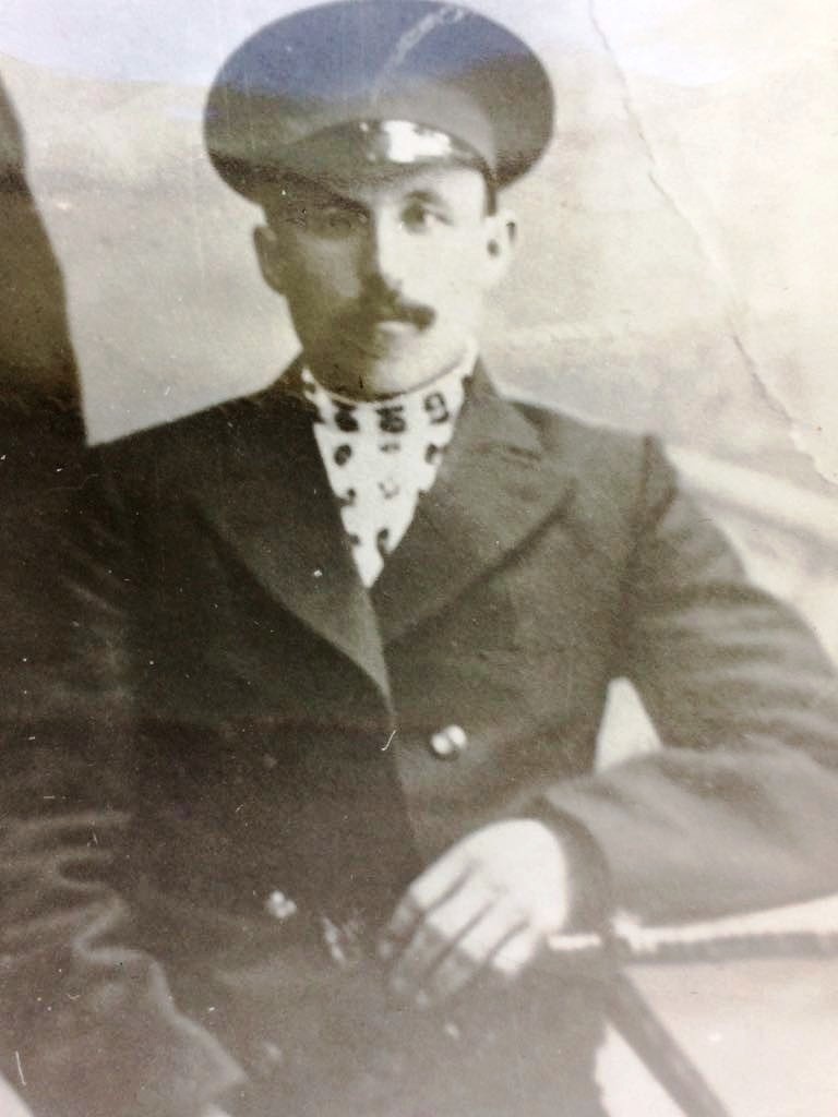 Красавчик дед Василий.