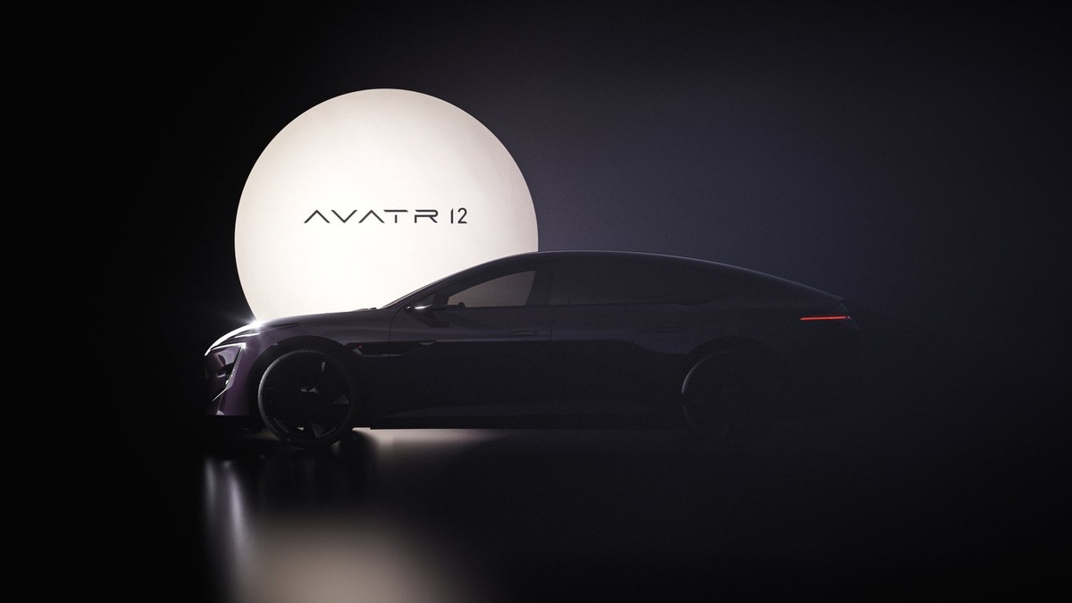    В России начались продажи фастбэка Avatr 12